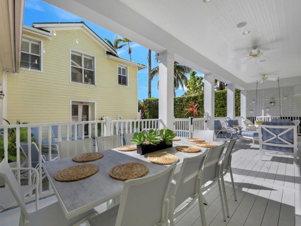 Naples Vacation Rental Near the Beach - Olde Naples Luxury Home