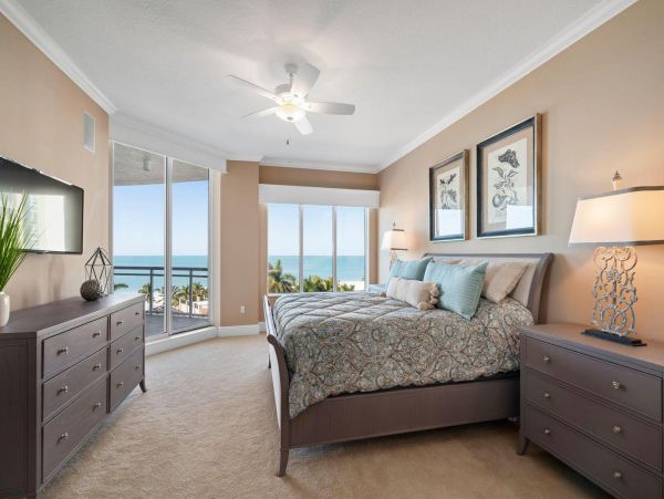 Lido Key Vacation Condo Short Walk to Beach Gulf Views