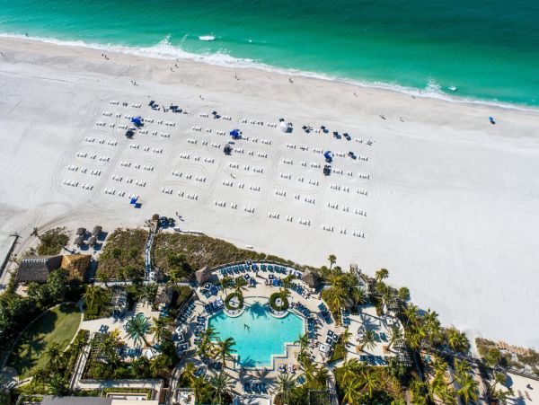 Lido Key Vacation Condo Short Walk to Beach Gulf Views