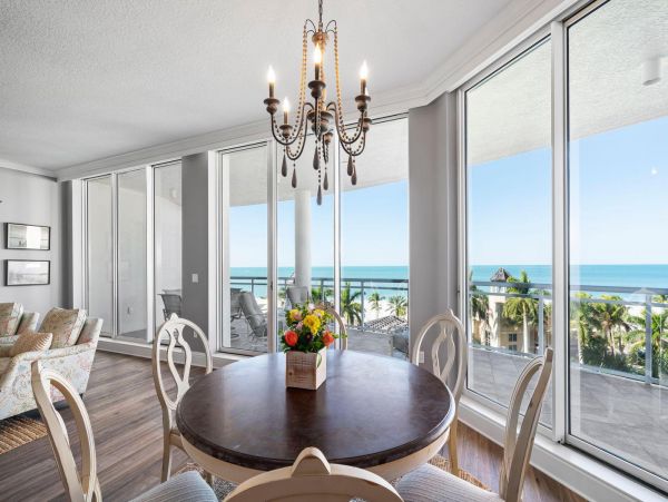 Lido Key Vacation Condo Short Walk to Beach Gulf Views