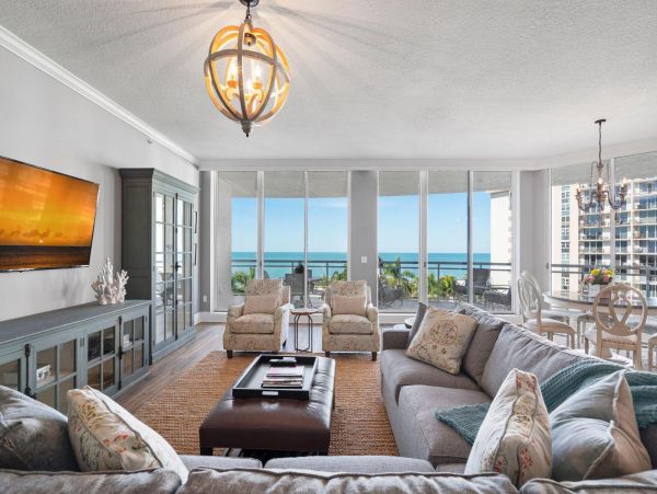 Lido Key Vacation Condo Short Walk to Beach Gulf Views