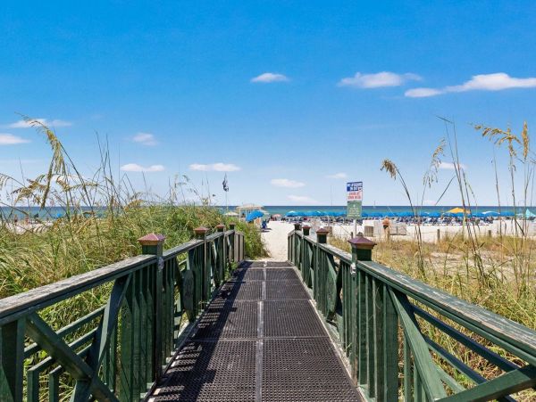 Luxurious Beachfront Penthouse in Panama City Beach - Family-Friendly Getaway