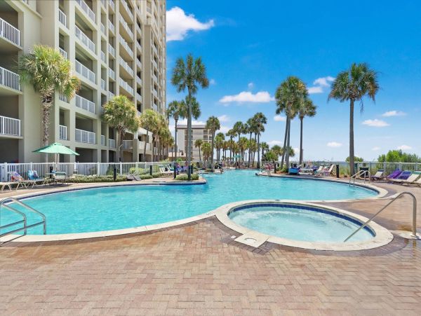 Luxurious Beachfront Penthouse in Panama City Beach - Family-Friendly Getaway