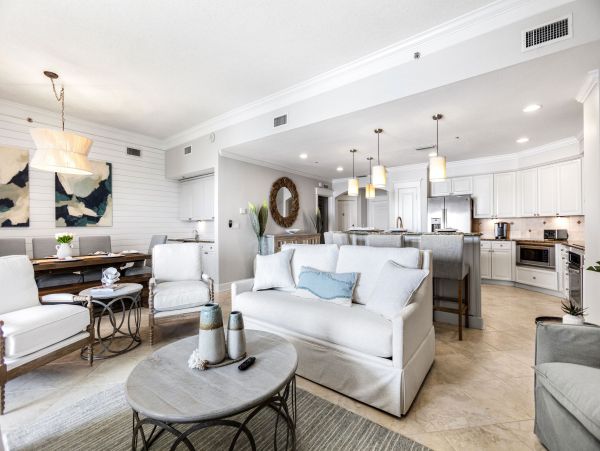 Luxurious Beachfront Penthouse in Panama City Beach - Family-Friendly Getaway