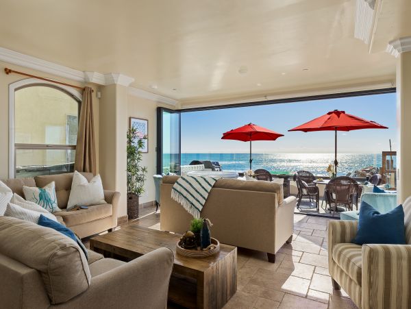 Oceanside Four Bedroom Beach Vacation Home Sleeps 10