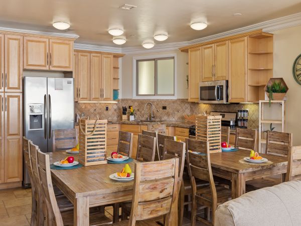 Oceanside Four Bedroom Beach Vacation Home Sleeps 10