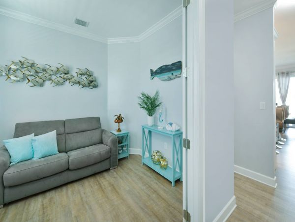 Beautiful 3 Bedroom Home on the Canal with Private Pool