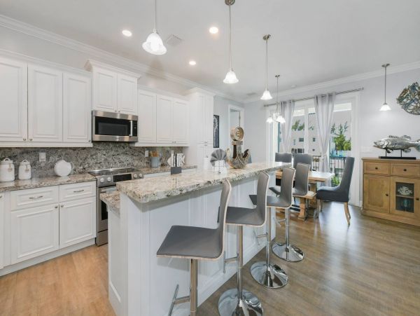 Beautiful 3 Bedroom Home on the Canal with Private Pool