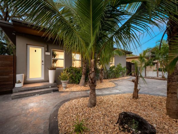 Miami Beach Three Bedroom Rental Home with Pool & Hot Tub