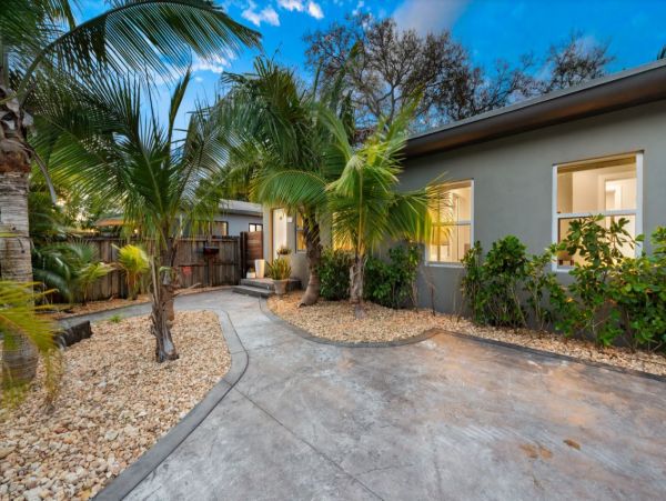 Miami Beach Three Bedroom Rental Home with Pool & Hot Tub