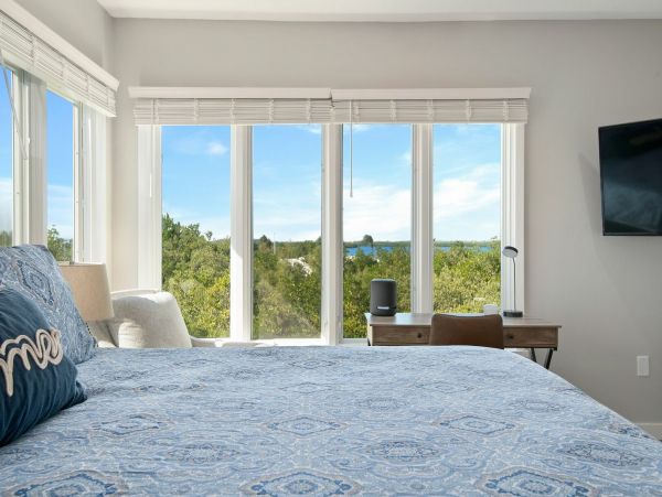 Renovated Longboat Key Two Bedroom Vacation Home Six Guests