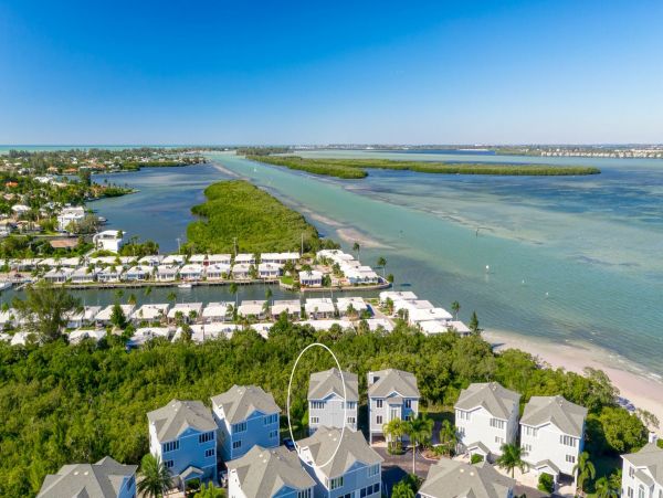 Renovated Longboat Key Two Bedroom Vacation Home Six Guests