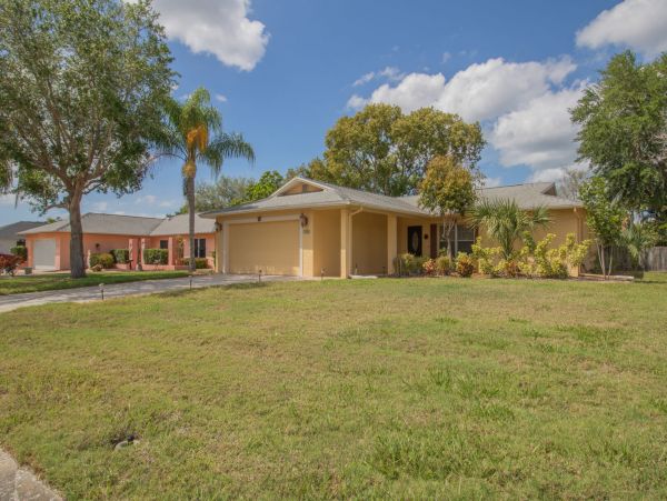Quaint Pet Friendly Home with Private Pool