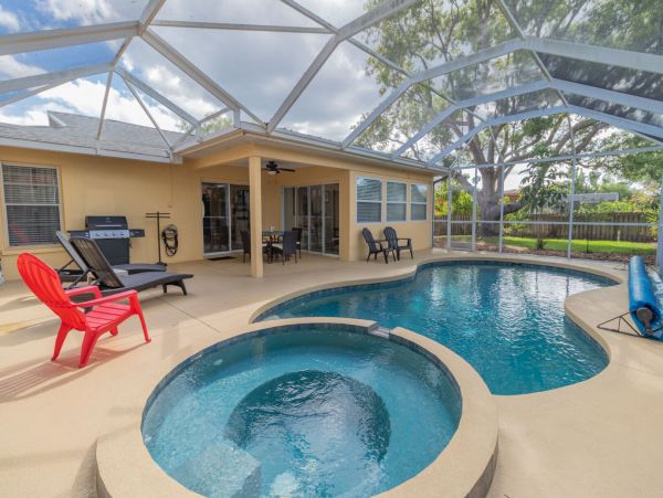 Quaint Pet Friendly Home with Private Pool