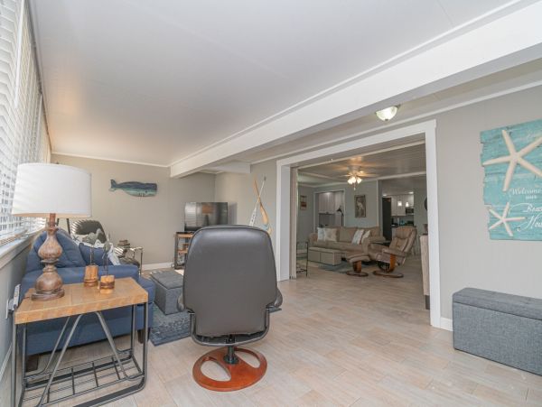 Bradenton Three Bedroom Vacation Home Sleeps 12 Guests