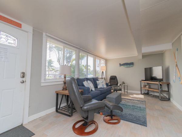 Bradenton Three Bedroom Vacation Home Sleeps 12 Guests