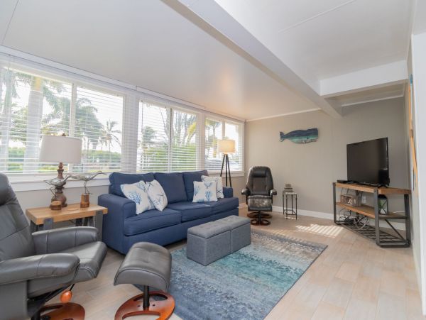 Bradenton Three Bedroom Vacation Home Sleeps 12 Guests