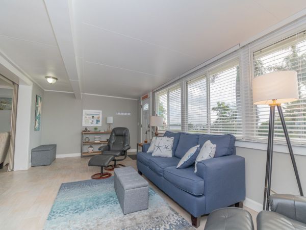 Bradenton Three Bedroom Vacation Home Sleeps 12 Guests