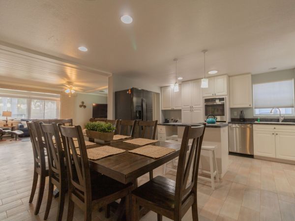 Bradenton Three Bedroom Vacation Home Sleeps 12 Guests