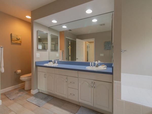 Bradenton Three Bedroom Vacation Home Sleeps 12 Guests