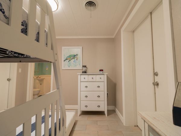 Bradenton Three Bedroom Vacation Home Sleeps 12 Guests