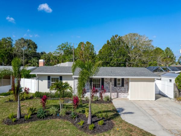 Bradenton 3 Bedroom Home with Private Pool