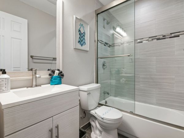 Bradenton 3 Bedroom Home with Private Pool