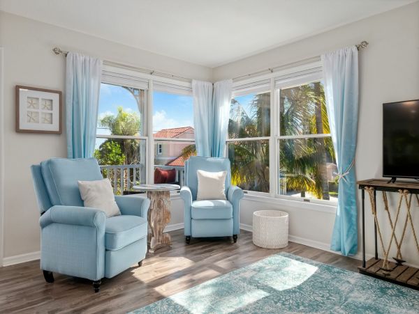 Gorgeous Newly Renovated Beach Condo