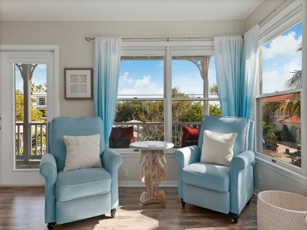 Gorgeous Newly Renovated Beach Condo