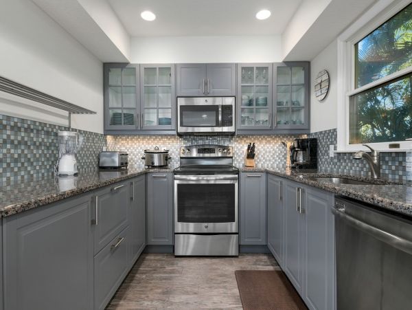 Gorgeous Newly Renovated Beach Condo