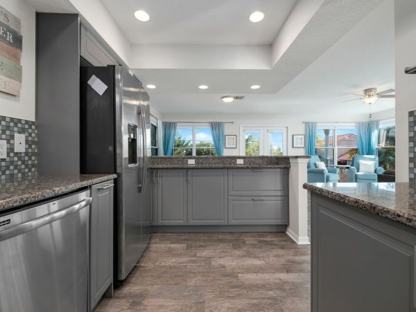 Gorgeous Newly Renovated Beach Condo