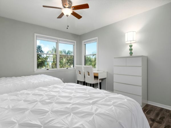 Gorgeous Newly Renovated Beach Condo