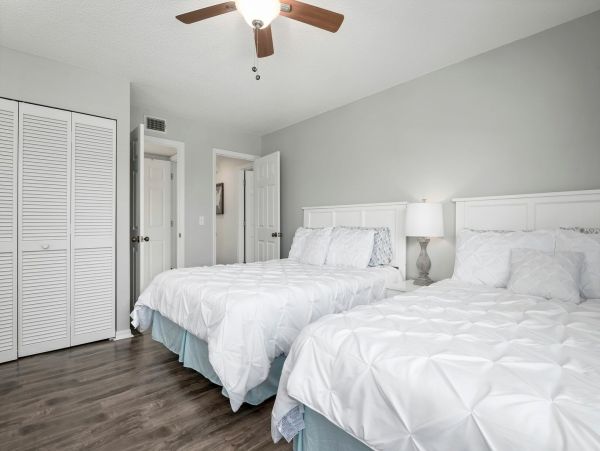Gorgeous Newly Renovated Beach Condo
