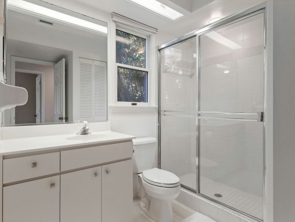 Gorgeous Newly Renovated Beach Condo