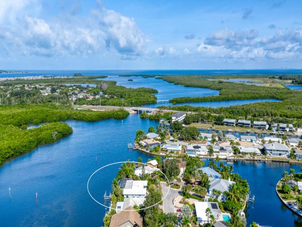 Anna Maria Island Holmes Beach Home 982486