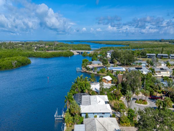 Anna Maria Island Holmes Beach Home 982486