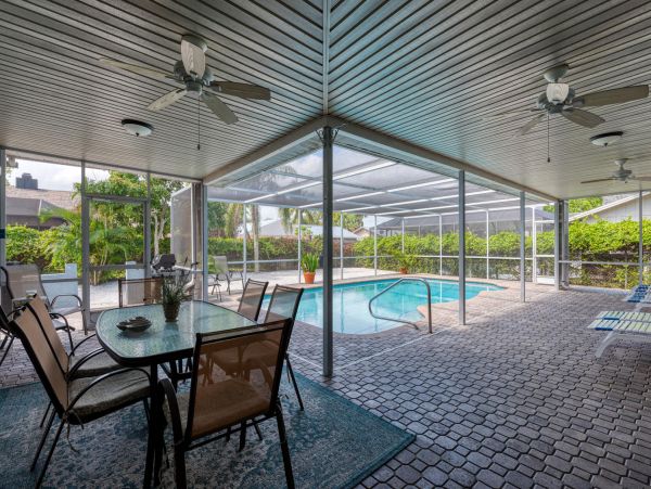 2 Minute Drive to Beach in West Bradenton