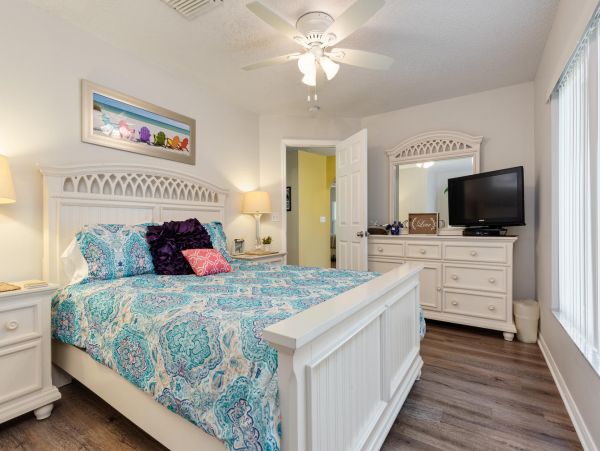 2 Minute Drive to Beach in West Bradenton