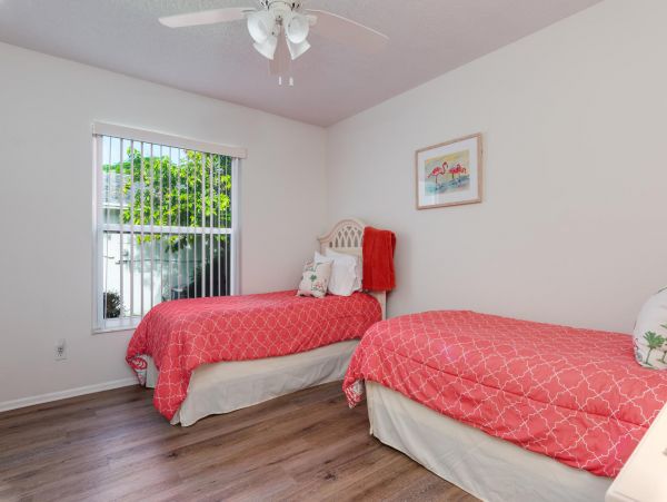 2 Minute Drive to Beach in West Bradenton
