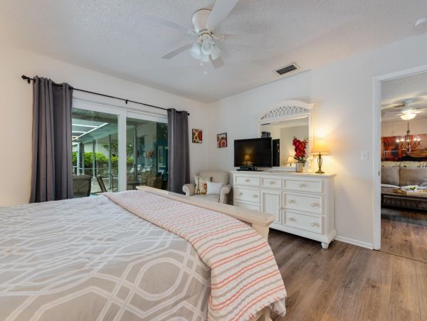 2 Minute Drive to Beach in West Bradenton