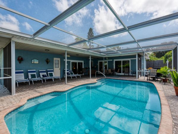 2 Minute Drive to Beach in West Bradenton