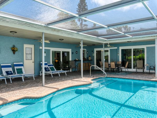 2 Minute Drive to Beach in West Bradenton