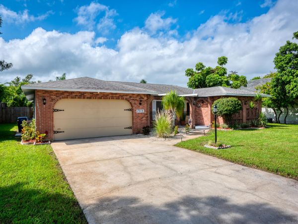 2 Minute Drive to Beach in West Bradenton