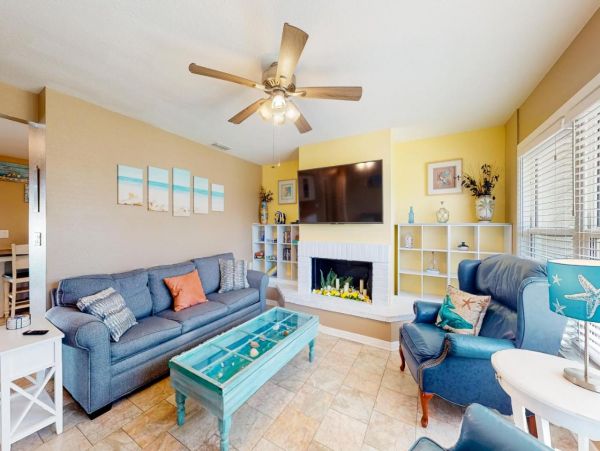 Charming Four Bedroom Home in Bradenton Sleeps 12