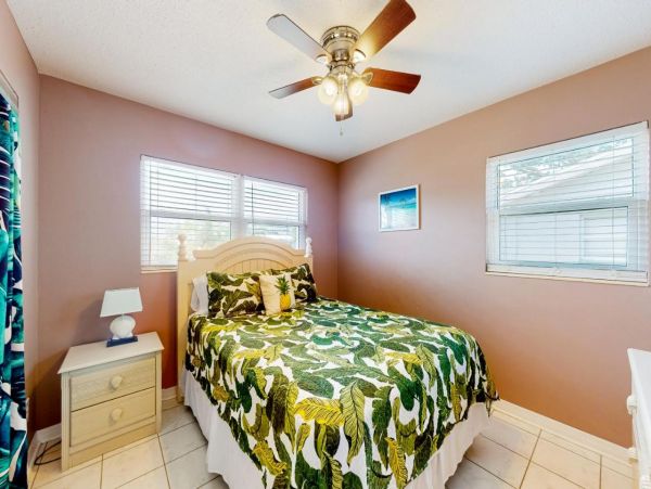 Charming Four Bedroom Home in Bradenton Sleeps 12