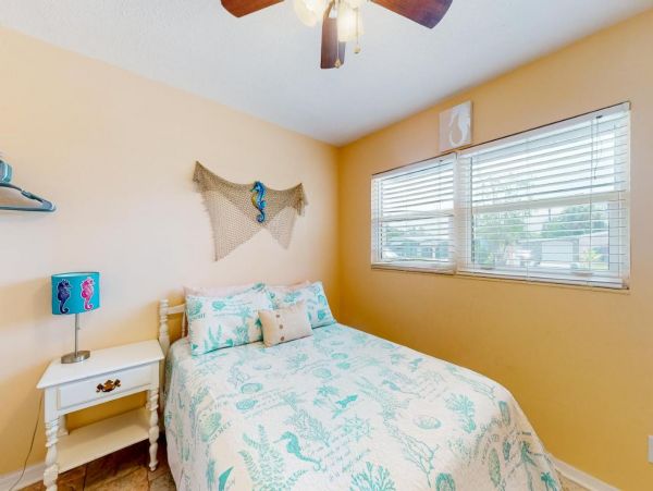 Charming Four Bedroom Home in Bradenton Sleeps 12