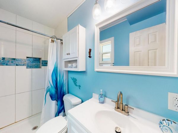 Charming Four Bedroom Home in Bradenton Sleeps 12