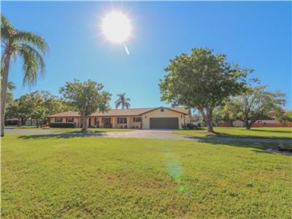 Anna Maria Island Holmes Beach Home 982490