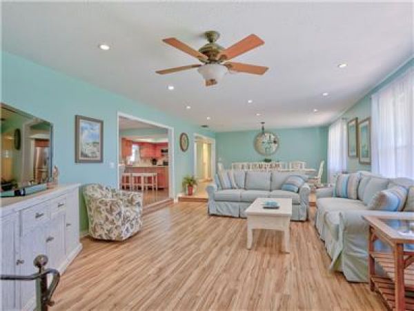 Anna Maria Island Holmes Beach Home 982490