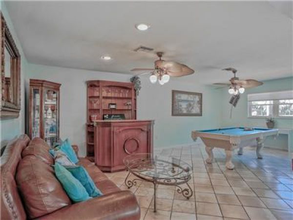 Anna Maria Island Holmes Beach Home 982490